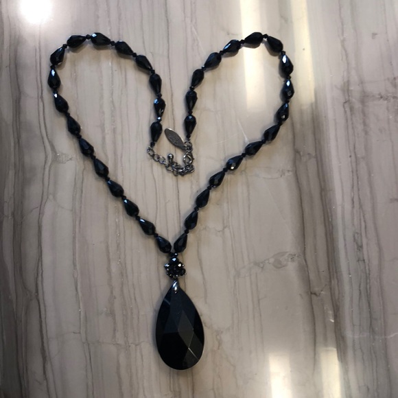 Black beaded necklace - Picture 1 of 3